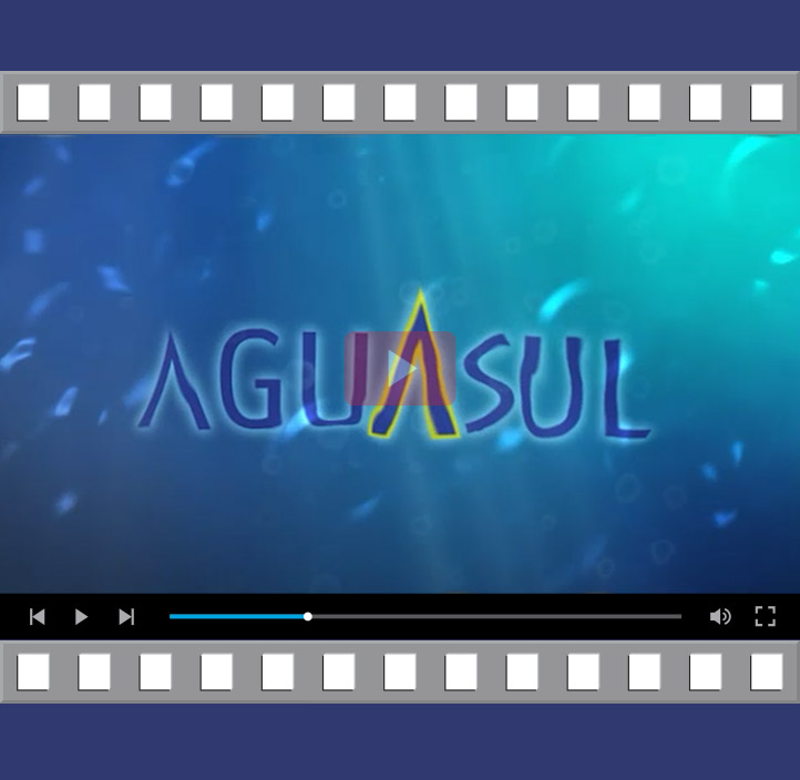 Fotograma animación de logo bajo el agua